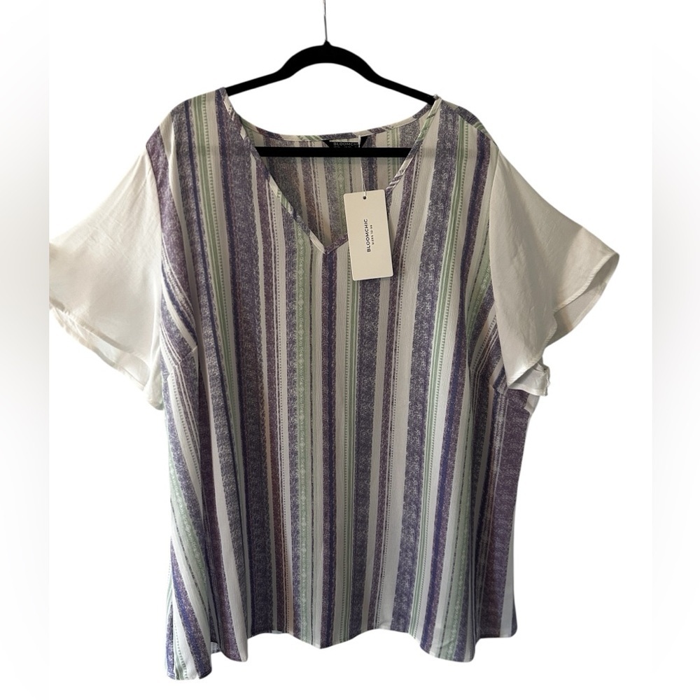 Bloomchic Women’s Size 26W Vertical Striped Flutter Sleeve Top Green Purple NWT.